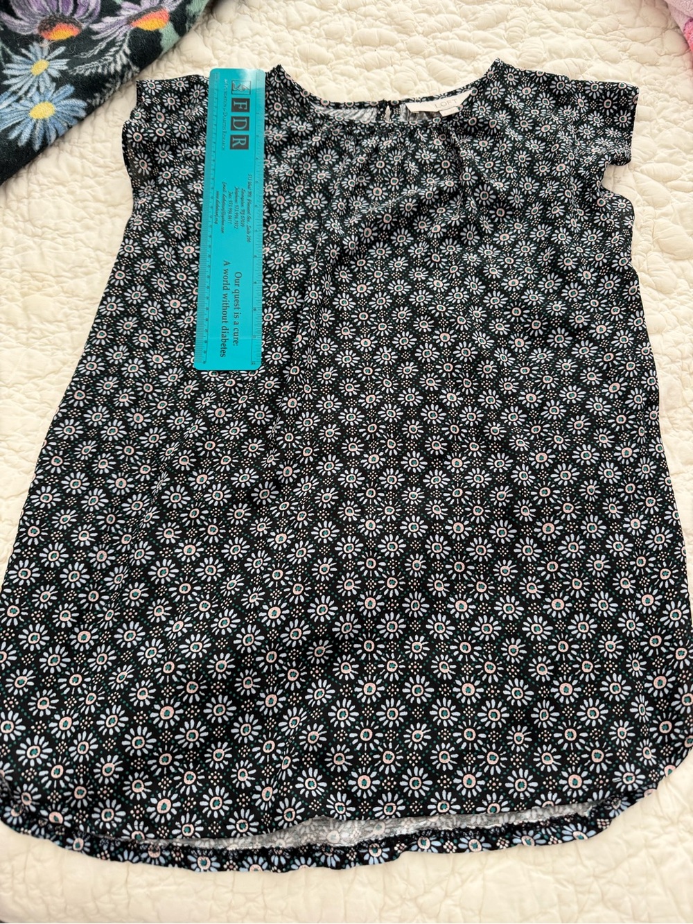 LOFT Black Floral Daisy-Pattern Short Sleeve Top